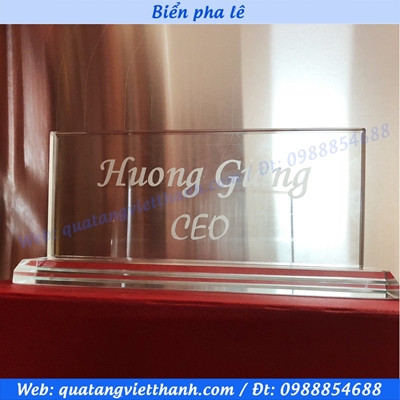Biển chức danh pha lê