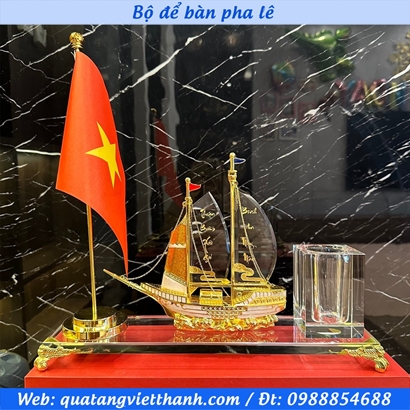 Bộ để bàn Thuyền cờ Việt Nam