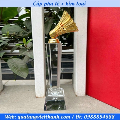 Cúp pha lê quả cầu lông kim loại