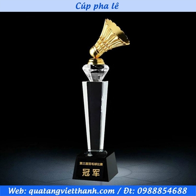 Cúp quả cầu lông kim loại đệm kim cương
