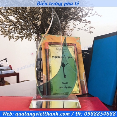 Biểu trưng pha lê (mẫu ngọn lửa T01)