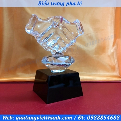 Pha lê bắt tay đế đen (thấp)