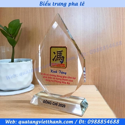 Pha lê giọt nước
