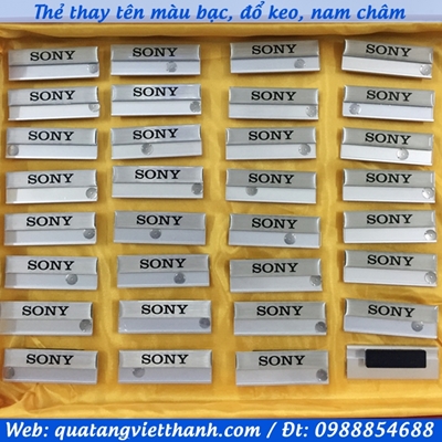 Thẻ thay tên bạc Sony