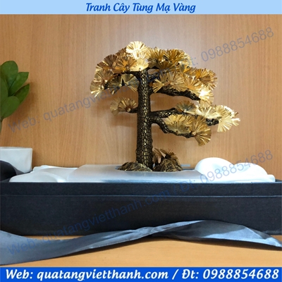 Tranh Cây Tùng Mạ Vàng 01