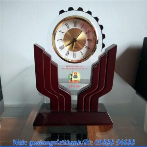 Đồng hồ để bàn gỗ