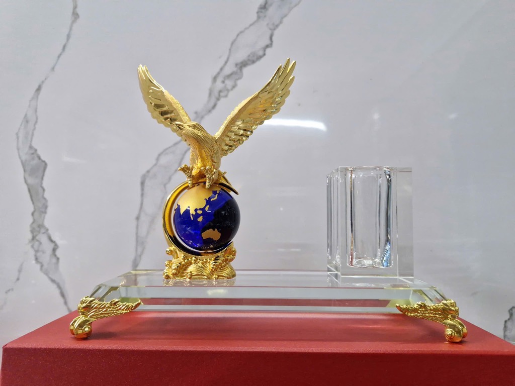 Đại bàng xanh (2)