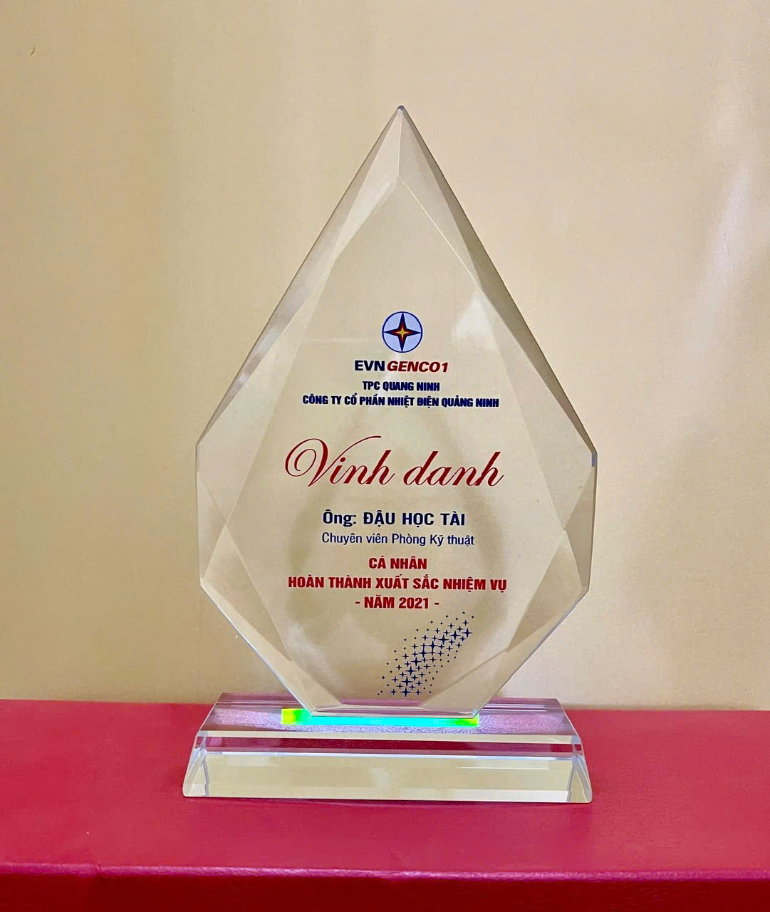 Giọ nước nhọn tr (2)