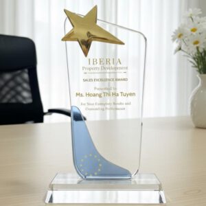 Biểu trưng pha lê sản xuất