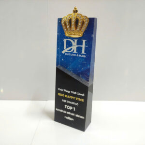 Biểu trưng pha lê chữ nhật đế đen gắn phụ kiện